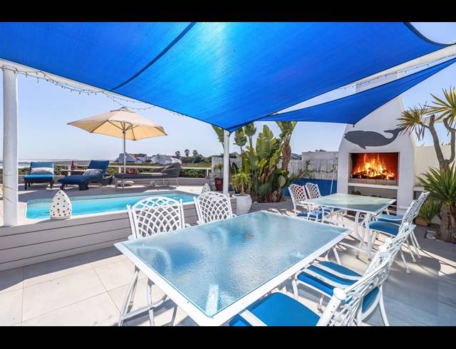 4 BEDROOM HOUSE FOR SALE IN GROTTO BAY